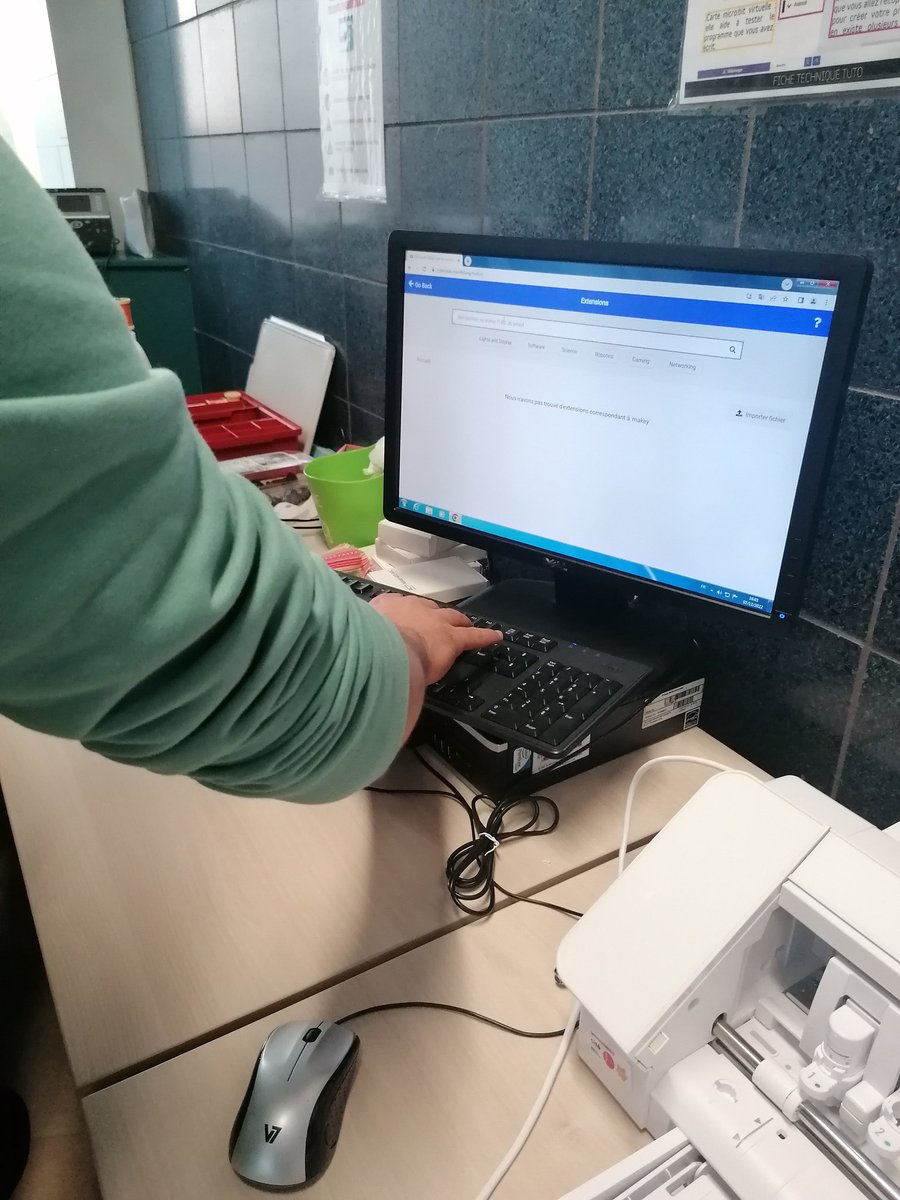 canope_77's tweet photo. Retour sur les Portes Ouvertes #FabLabÀLécole. Découverte du dispositif, des machines. Beaucoup de rires et de partage. Merci aux participant.e.s et aux collègues d'avoir joué le jeu 😉 Merci à @H_AMAROUCHE pour ses précieux conseils !
#cameo #imprimante3D https://t.co/L2QgaiGjas