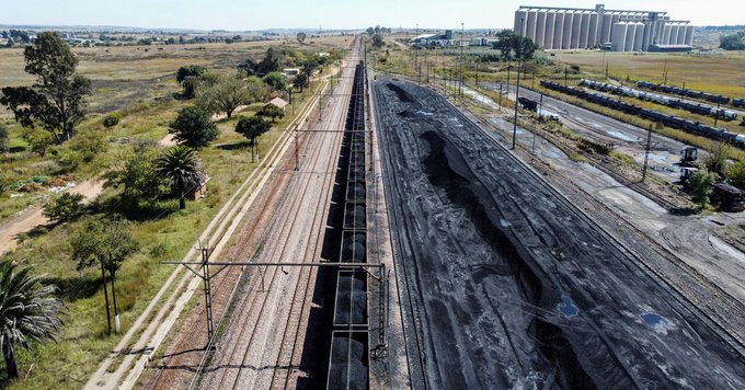 ReutersAfrica's tweet image. South Africa's Thungela expects coal prices to double annual profit reuters.com/business/energ…