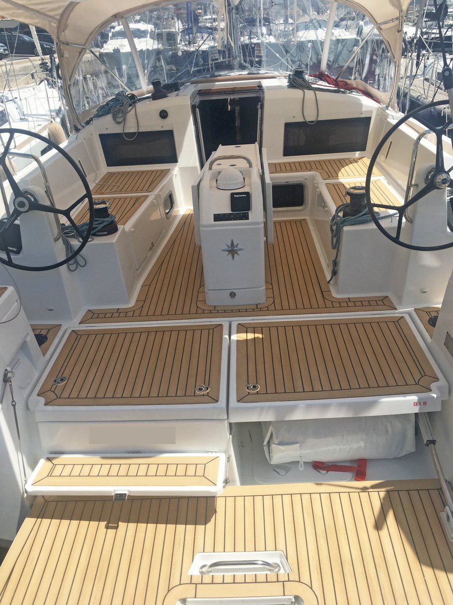 Jeanneau Sun Odyssey cockpit
flexiteek boat flooring
#sailing #boatflooring #marinenonskid 
#flexiteek #rivieradecking #yachting