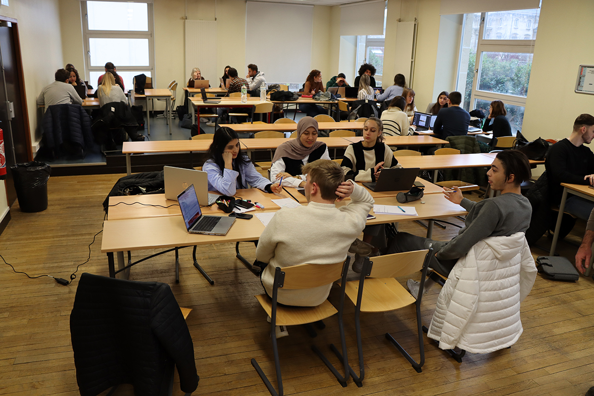 LeCnamGE's tweet image. Le #Cnamathon, c'est parti 🤯 ! À Nancy, Reims, Strasbourg et Mulhouse, 500 de nos alternants vont devoir penser le "Logement du futur" 😎🏠
#innovationpeda #alternance #formation #challenge