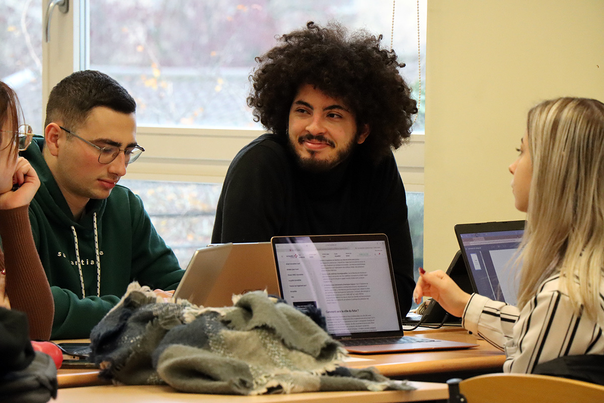 LeCnamGE's tweet image. Le #Cnamathon, c'est parti 🤯 ! À Nancy, Reims, Strasbourg et Mulhouse, 500 de nos alternants vont devoir penser le "Logement du futur" 😎🏠
#innovationpeda #alternance #formation #challenge