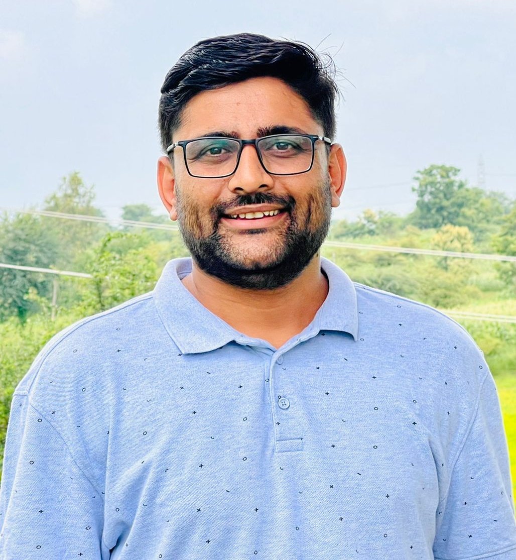 Gopal_Italia's tweet image. કતારગામ વિધાનસભાની ચુંટણીમાં તન, મન અને ધનથી સહયોગ આપનાર તમામ કાર્યકર્તાઓ, ટીંબી ગામના યુવાનો, સગાઓ, પરિચિતો, સ્નેહીઓ, શુભચિંતકો સહિત પ્રેમ આપનાર કતારગામની જનતાનો ખુબ ખુબ આભાર તેમજ વિજેતા ઉમેદવારને અભિનંદન.

ચુંટણી હાર્યો છું, હિંમત નથી હાર્યો
જય હિન્દ.