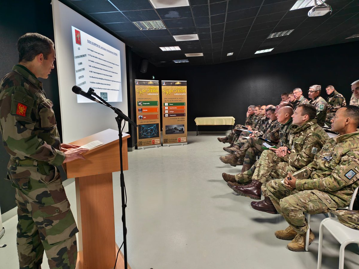 1reDivision's tweet photo. #SCORPIONXII : Exercice d'expérimentation doctrinal visant à éprouver sur le terrain, l'emploi de la brigade interarmes SCORPION et de son poste de commandement, en particulier le fonctionnement de centres opérations miroirs.
#PrépaOPS https://t.co/WIPLHpGDxa