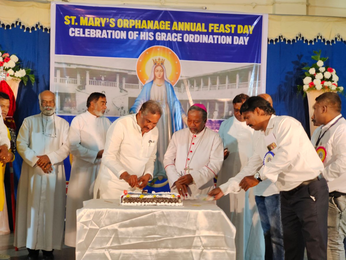 thekjgeorge's tweet photo. This morning I participated in the Platinum Jubilee celebrations of St. Mary's orphanage, #MSNagar. The warmth of the residents and the dedication of the staffers there gave me a lot of strength and determination to continue serving every person in the society. https://t.co/dKplzRwWRW