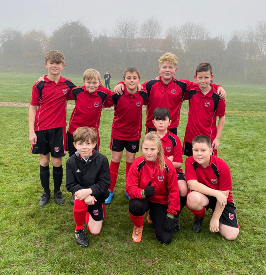 AlunPowys's tweet photo. Interhouse competition results are in: for Pel-Droed &amp; Pel Rwyd. 

Overall winners: 
Pel-Droed: Ty Gwent 🏆👏🏻
Pel Rwyd: Ty Powys &amp; Ty Clwyd 🏆🔴

Da iawn to each year group! a special
llongyfarchiadau to Year 8 Pel-Droed who won their category! ⚽ @alunschool #proudhouse https://t.co/iywvTUNbYJ