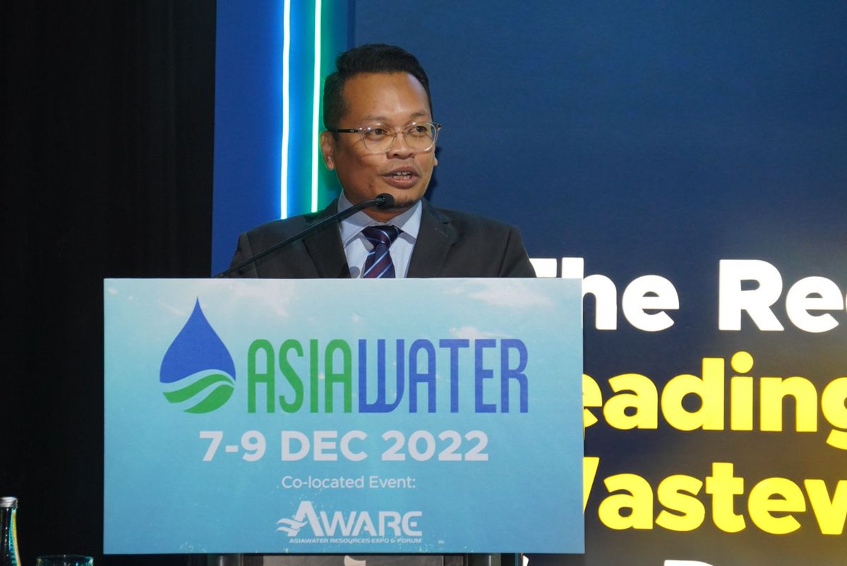 ASIAWATERexpo's tweet photo. ASIAWATER 2022 Opening Ceremony has been officiated by YB. Tuan Nik Nazmi B. Nik Ahmad.

In the same event, ASIAWATER took the chance to honour YBhg. Dato' Seri Ir. Dr. Zaini Bin Ujang for the ASIAWATER EXEMPLARY AWARD for his continuous dedication in the water industry. https://t.co/L2FEsgk2AU