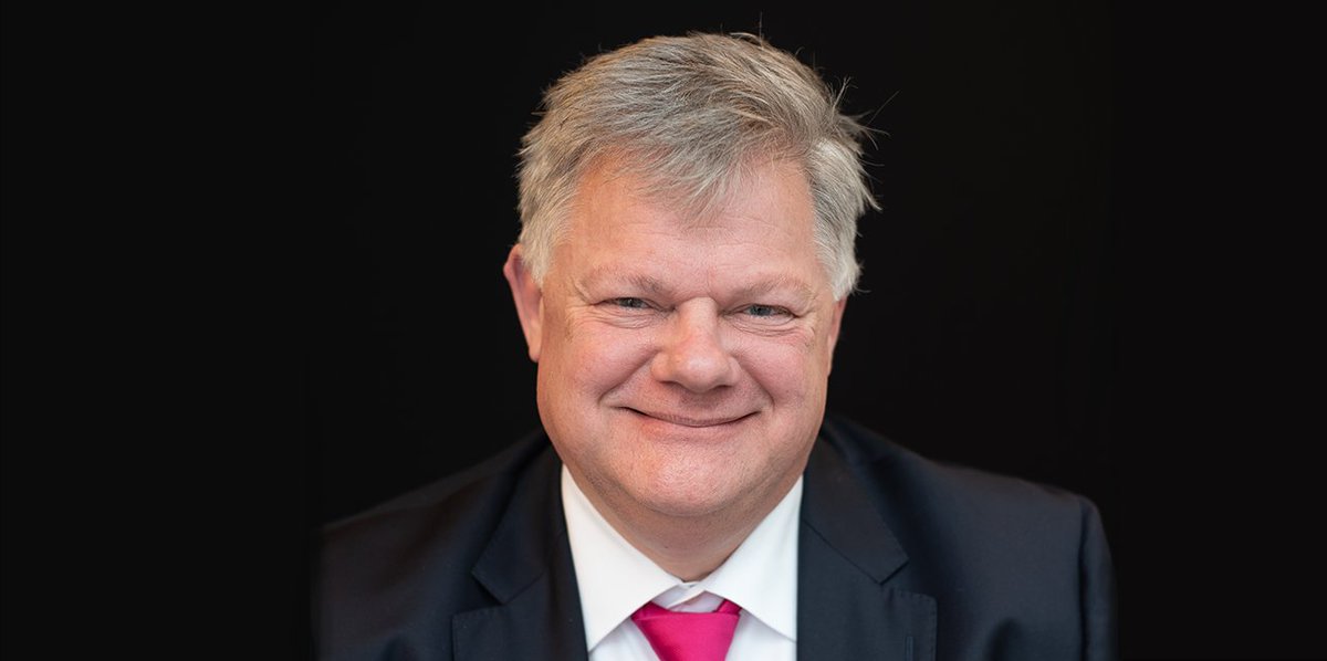 Op 6 december was <a href="/SylvesterSchenk/">sylvester schenk</a> te gast bij de Eindejaarsspecial van Tax Talks. Speciaal voor RB-leden heeft Sdu de uitzending beschikbaar gesteld om terug te kijken. Vind de link op onze website: bit.ly/3P7fkcp. #TaxTalks #terugblikken #vooruitkijken