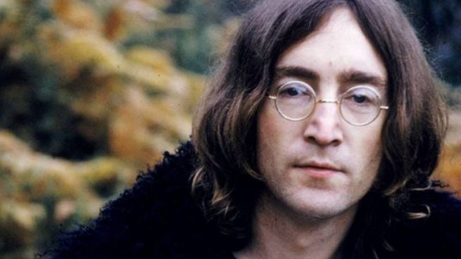infogatecl's tweet photo. ¡Buenos días! Te contamos que #enundiacomohoy en 1980, #JohnLennon fue asesinado a tiros por un pistolero desconocido que abrió fuego fuera del apartamento del músico en #NuevaYork. El pistolero se identificó más tarde como Mark #DavidChapman. https://t.co/7yL8iJKb1H