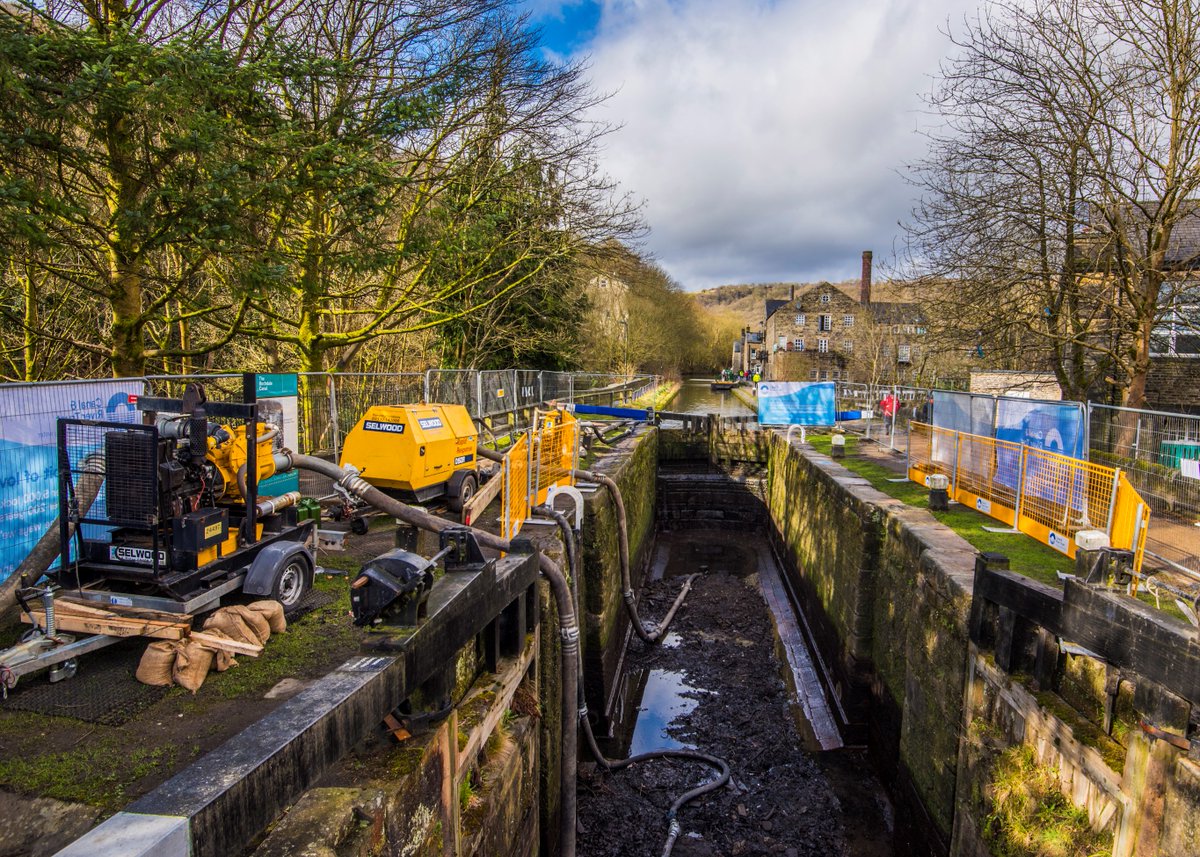CanalRiverTrust's tweet photo. Fancy a #VIP experience from the comfort of your own home? 🤩

Check out our virtual open days! 🎥

Complete with 360 maps &amp; videos from in-house experts, discover behind-the-scenes of last winter’s essential works projects:
👉 https://t.co/sa1lkov8NC  
#OpenDays #VirtualOpenDays https://t.co/1AbkZ3HPzN