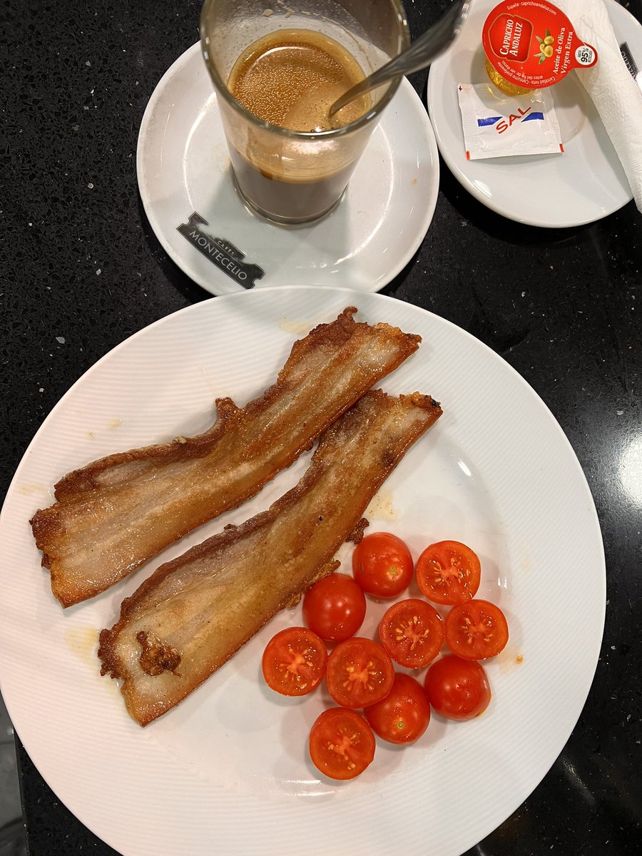 Rakel_Cangura's tweet photo. Hoy repito barritas energéticas…
Pon un festivo en tu vida 😂
#puentaco #muchoporhacer
#bonjour almas de cántaro https://t.co/hdoy4z27KX