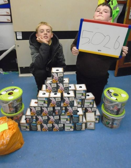 WoodlandsAC's tweet photo. An update from the Eco Team!
The Great Big Battery Hunt! Huge thank you to all who have supported! Our current total is 5026
Please keep those #batteries coming! #ecoshools #thebigbatteryhunt #helpingtheenvironment https://t.co/oBI0TVrpCD