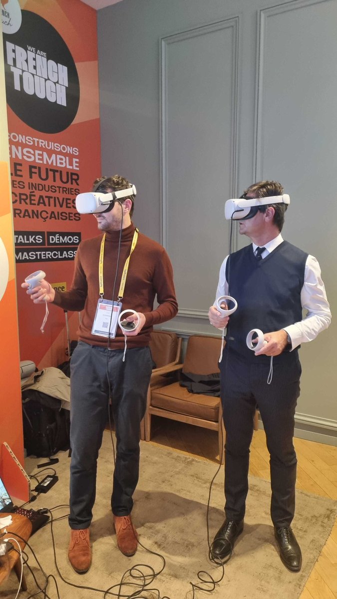 📣 Event • #WeAreFrenchTouch

À l'occasion du salon #WeAreFrenchTouch, le 23 Novembre dernier, sensations fortes, émerveillement, selfies dans Paris &amp; vols en jetpacks au sommet de la Tour Eiffel étaient de mise ! 
Merci <a href="/NicolasDufourcq/">Nicolas Dufourcq</a> de donner le ton du nouveau chic !

#Mira