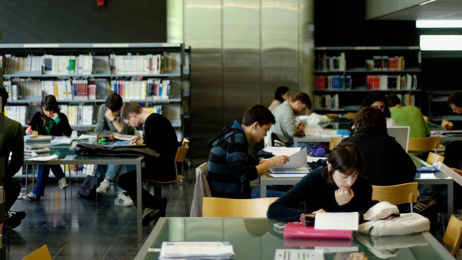NantesUniv's tweet photo. #EducationOuverte : Nantes Université poursuit son engagement en adoptant une feuille de route 2022-2027 ⤵️
https://t.co/wes0rW6EGK #OpenEducation https://t.co/Aor1aokFP4