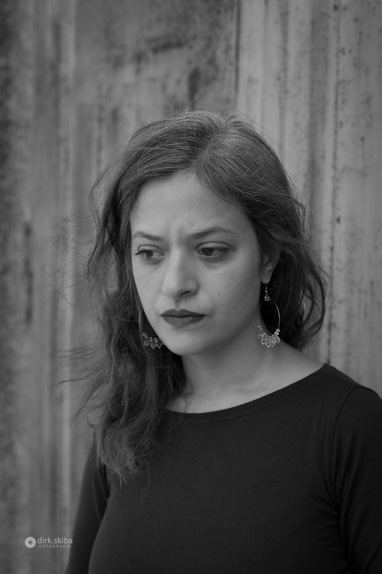 Poster_er_Child's tweet photo. Sonntag, 11.12., 16:00 im PONG 
@NRW_FORUM
Eintritt frei 
Lesung mit ÖZLEM ÖZGÜL DÜNDAR
Moderation Christine Brinkmann
#lesung #posterchild #flexen #literatur #özlemözgüldündar #düsseldorf #duesseldorf #nrwforum @Kulturliste_Dus 
https://t.co/YyWogKEKNg https://t.co/qPXr9WWYA4