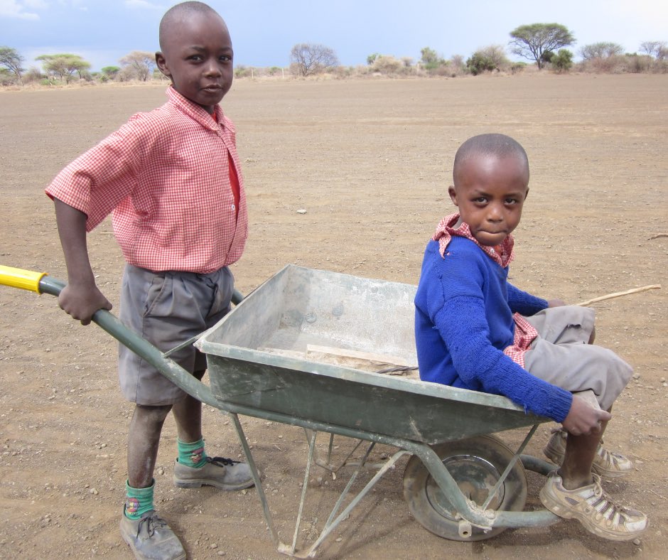 📸Throwback Thursday📸

Anyone for a ride? 

#education #africa #schoolchildren #africa #ride