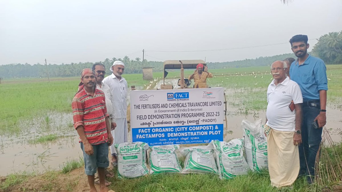 FactKerala's tweet photo. FACT City Compost & Factamfos Demonstration Plot for Paddy Crop at Thavannur Village , Malappuram Dt
#FEP/SP-22-23 #FieldDemonstration #FACT
@PMOIndia
@fertmin_india
@fact_kochi https://t.co/uceuKt8NYk