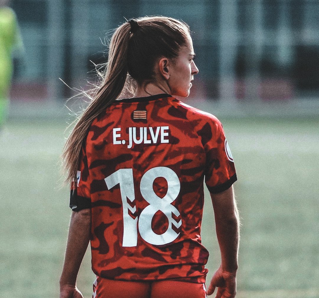 futbol_core's tweet photo. Su desborde significa PELIGRO ⚠️🔥😍

🎂 ¡¡Felicidades, @Elenajulvee!! https://t.co/hkTGMbhbtX