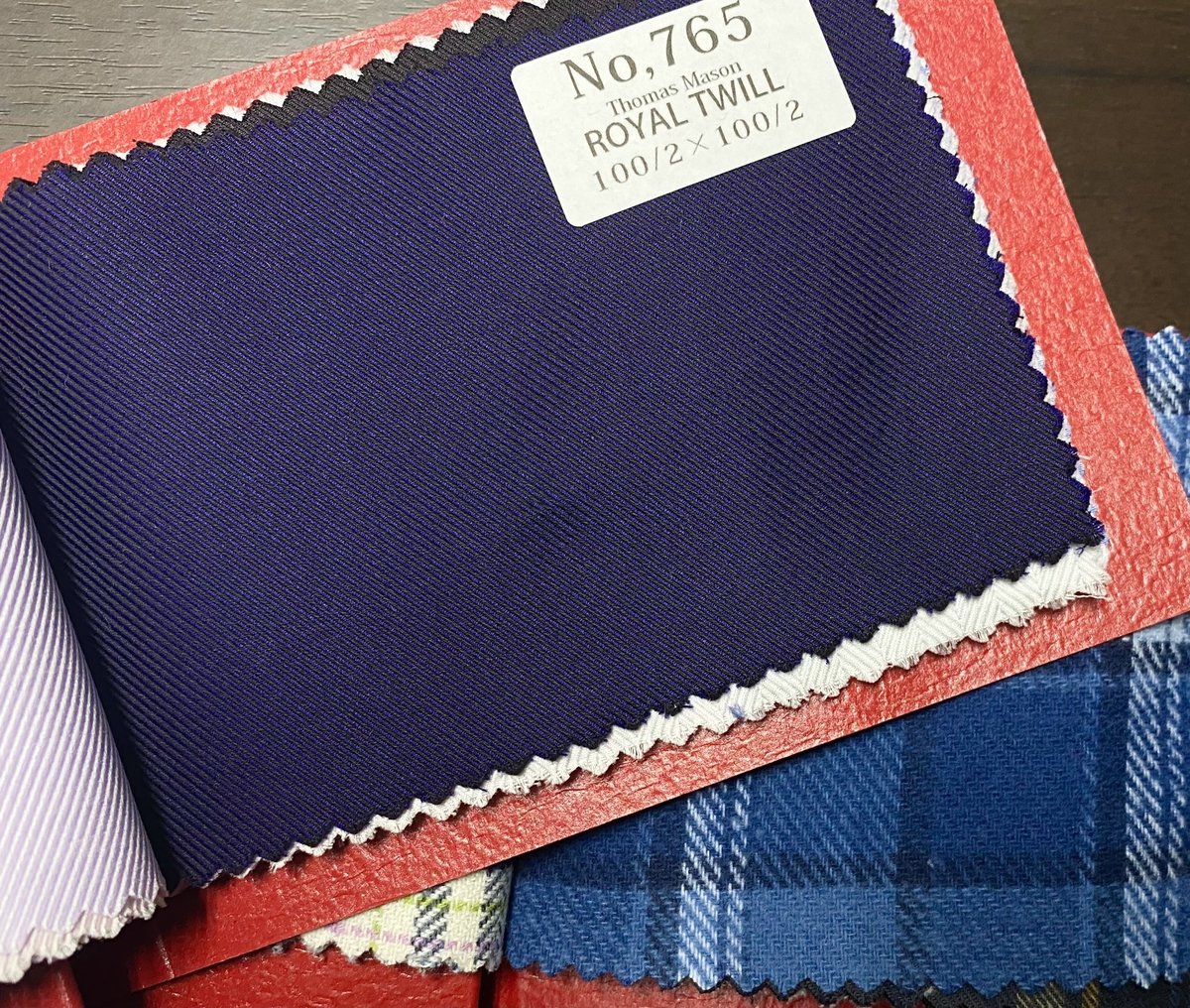 LAS_JAPAN_SHIRT's tweet photo. ＃オーダーシャツ
#トーマスメイソン
#thomasmason 

インポートオーダーシャツ¥12,100(税込)〜承っております。
写真の生地は¥17,600(税込)でオーダーいただけます。 https://t.co/N6m309RiNe
