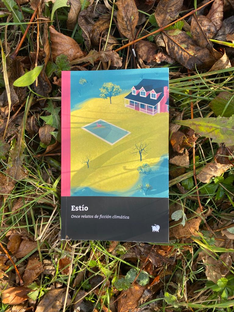 gentrandom's tweet photo. "Estío, once relatos de ficción climática" (@episkaia) serà un dels llibres dels que parlarem a #facalor, el nostre pròxim programa a Benlloc, acompanyades de @som_malaerba i @masdelpotro https://t.co/8WzXxiGHp1