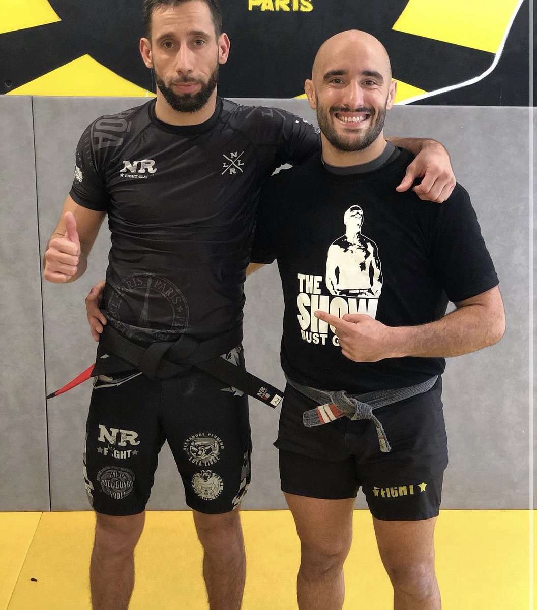 MMArena_'s tweet photo. LA MINUTE ÉMOTION 
Émilien, professeur au NrFIGHT, a fait son d’un de ses reins à un de ses adhérents.  

ÉNORME RESPECT BONHOMME🫡 https://t.co/C7EJk5qOqC