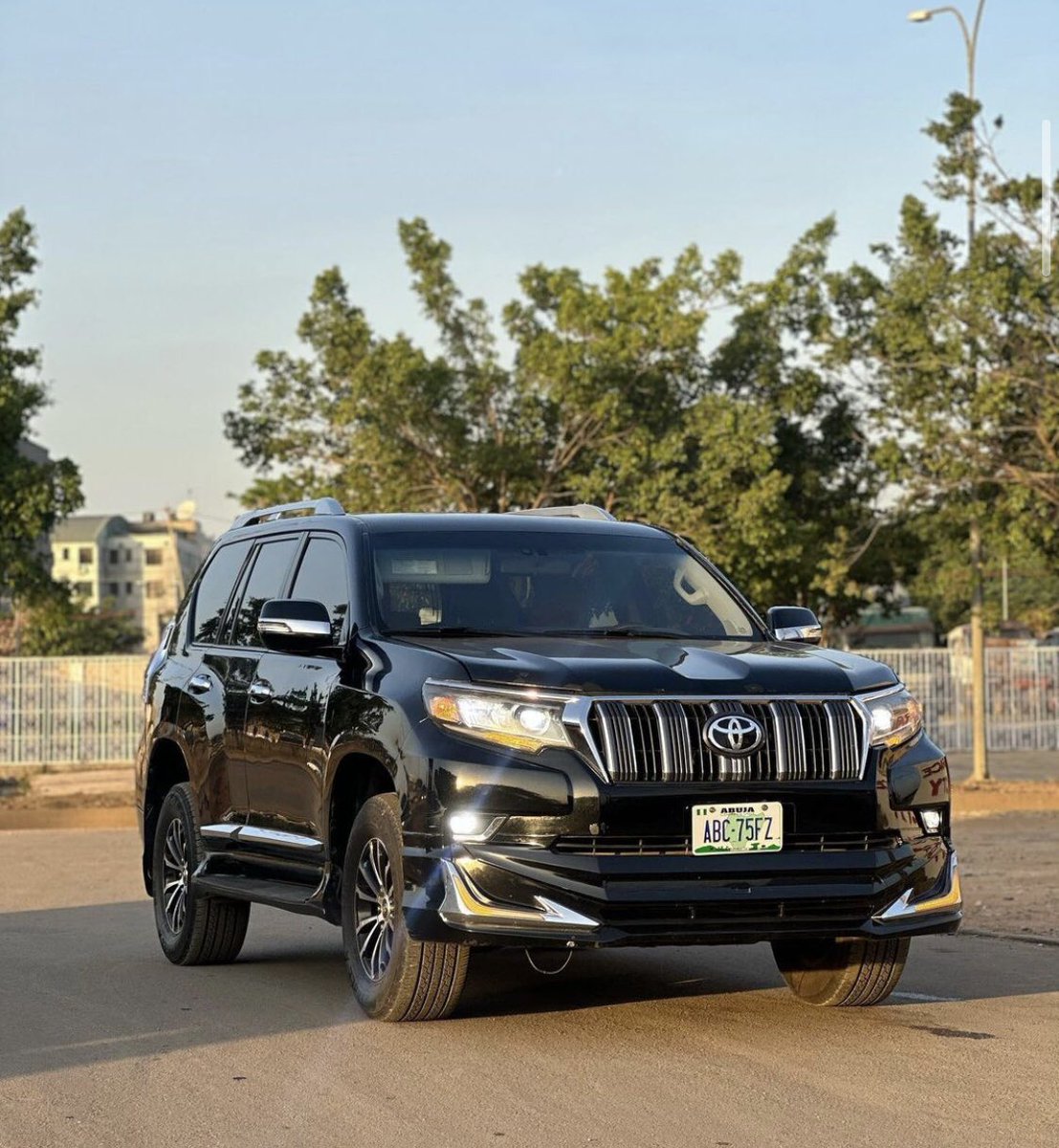 Automall_ng's tweet photo. Toyota prado upgraded
Duty: paid
Location: Abuja
#NYSC #emefele #eNaira #obasanjo
@Arewa_Business_ @__yellows @Ummeey_ @indoeishat @ArewaTwiter @Capt_Aliyu @hamza_bin_musa @Yaksbrother193 @Waspapping_ https://t.co/LomkJFZNCN