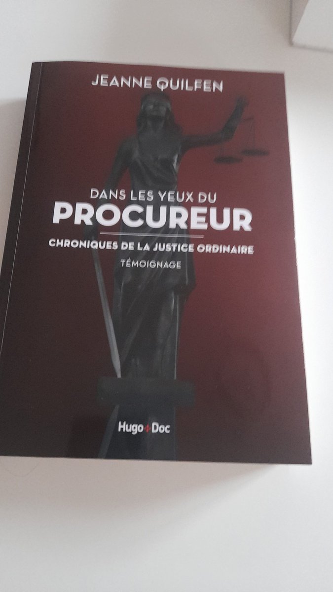 WeL33470's tweet photo. J'ai ENFIN le livre de @SirYesSir29 🤗 https://t.co/D5gOaYcuo3