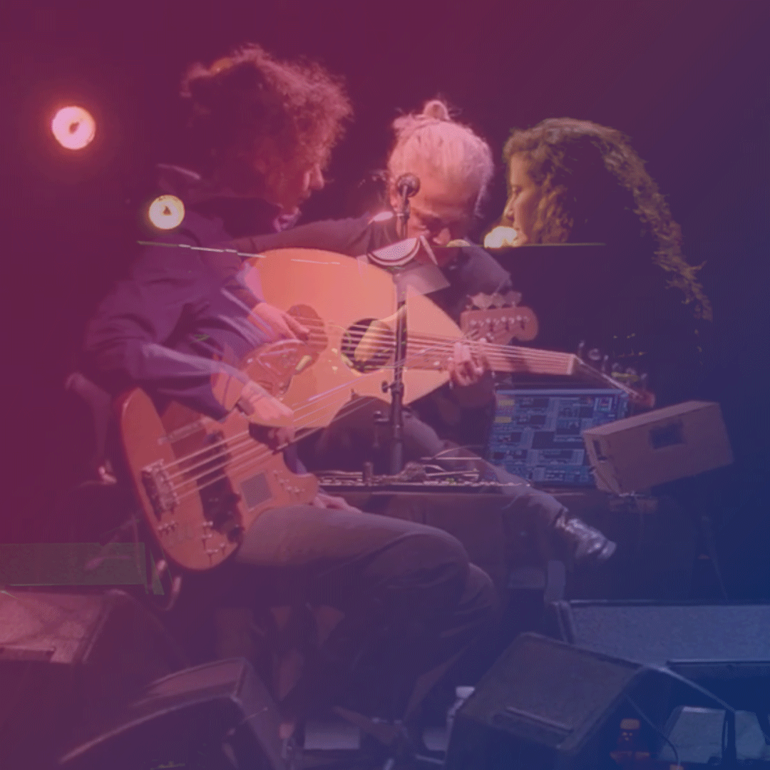 LeLieuMultiple's tweet photo. #CONCERT « Terrae incognitae »  Kamilya Jubran, Zamkana, Valérie Vivancos &amp; Soizic Lebrat
11 déc 2022  17h Lieu Multiple, Espace Mendès France / tarif Joker 3,5€
#KamilyaJubran, #chanteuse et #oudiste palestinienne,  nous fait découvrir des combinaisons d’instruments inouïs. https://t.co/cwWvLIcvAq