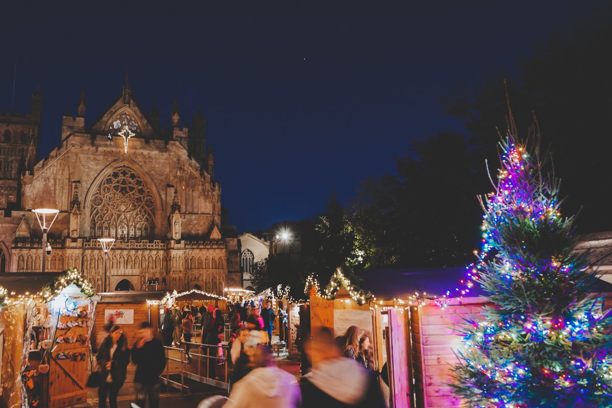 There’s only 1 week left to visit Devon’s biggest Christmas Market here at #ExeterCathedralChristmasMarket. Discover unique gifts from local traders &amp; enjoy free entry into the medieval #ExeterCathedral. Discover more at bit.ly/ExeterXmasMark… 
Photos by Emma Solley <a href="/VisitDevon/">Visit Devon</a>