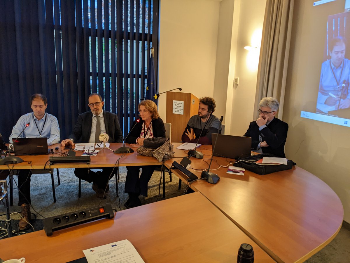 Our final session was a round table with @FabioFeudo -@KnowledgeInnov, Georgios Papanagnou-@EuropeanCommiss, @ingeborg_meijer-@cwtsleiden and @_PhilippStefan from @ZSInnovation- about how we need to mainstream 'responsibility' in #Research and #Innovation through policy. #RRI