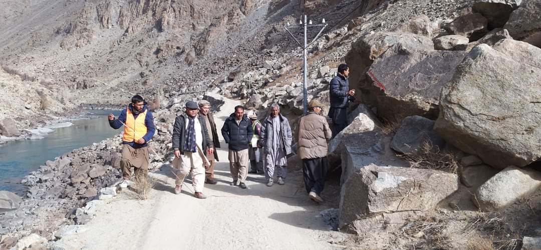 SajjadKargili_'s tweet photo. Glad to know that work on the road connecting Bilargu &amp; Brolmo has begun. The route will connect to Shiekh Ali's mausoleum
It has been a long pending demand of the Balti &amp; Ladakhi people.
We hope, GoI &amp; GoP will agree to open this road for divided families &amp; Shiekh's followers. https://t.co/eZ82yg50vh