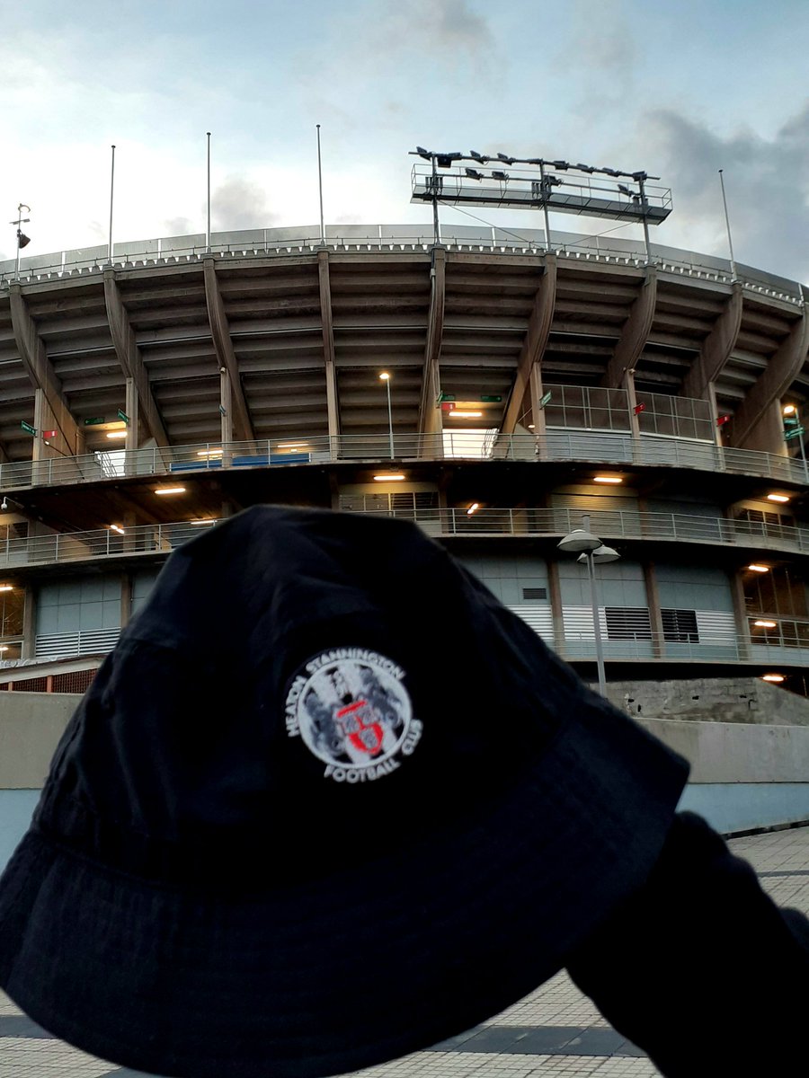 morethan1club's tweet photo. @HeatStan Fab to take the Bucket Hat on tour last night under the lights at the wonderful Heliodoro for Tenerife v Alaves . Great effort from the travelling 'Far Corner' Alaves fans a 4500 km round trip.@vmfootietrips #hatsontour #cavaclub @alaveseng https://t.co/XHNYa72FHA