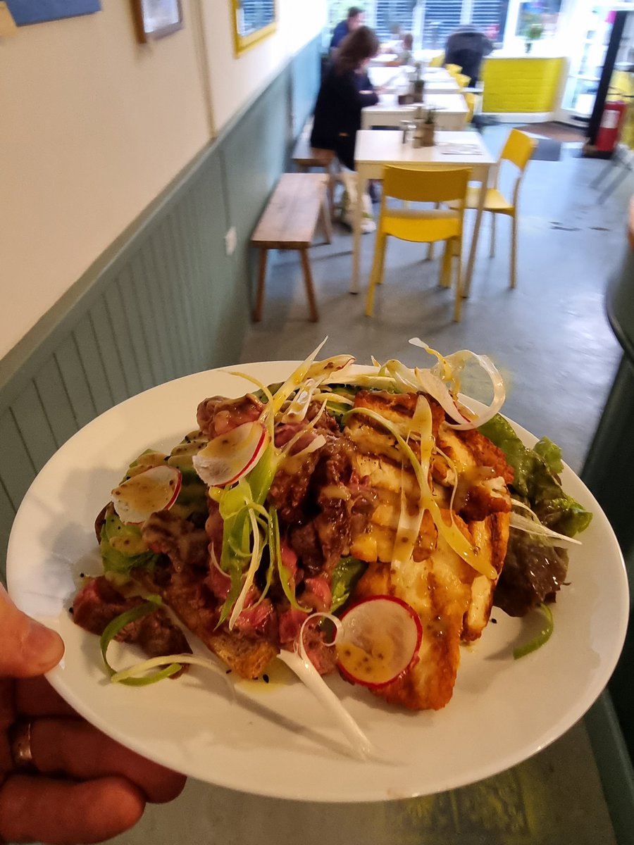 Tis the season of heavy meals, chocolates and Baileys Irish cream. Treat yourself to something light and refreshing at Zest.
.
.
.
.
#breakfast #healthybreakfast #ramsgate #thanet #kent
#thanetfoodie  #ramsgatetown #avocado #margate #margatecreatives #clifftonville