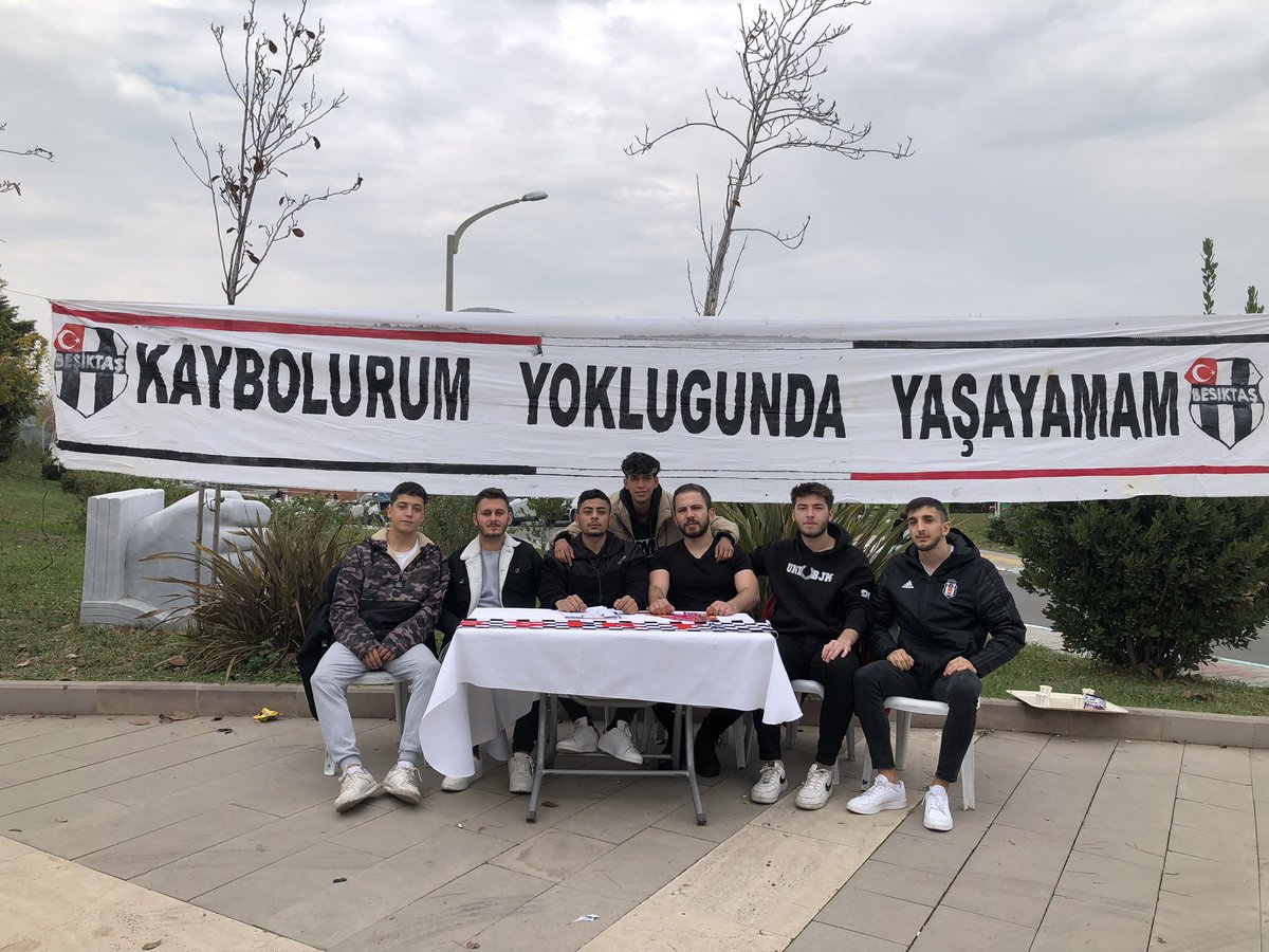 Standımızın ikinci gününde OKÜ Kütüphane önünde yerimizi aldık. Hepinizi bekleriz.