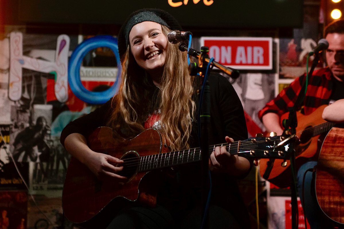 1drinstar's tweet photo. Another brilliant Radio City Sessions at @HotBoxLiveEvent in Chelmsford last night featuring @Rosey_Roisin @SJ_Mortimer and @JacksonLineBand https://t.co/qyi7uSmK4i