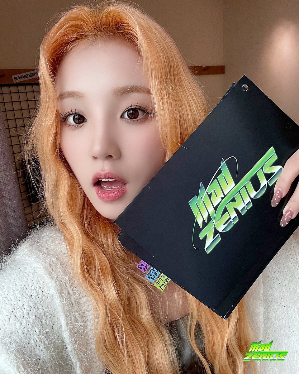 SongYuqiPh's tweet photo. [#MZCUT] Waiting for the final episode of Mad Zenius...😢
(Woo) Week's best (ki) cutie 💗MC Yuqi's selca released 💗
Make sure to watch it live today too, Promise
🎁 I prepared a group selfie of the members🎁

12/08 (Thursday) Tonight at 9pm Mnet

#여자아이들 #GIDLE 
#우기 #YUQI https://t.co/jdjrC1OdJe
