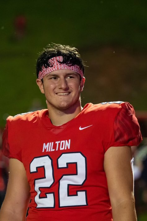 ScottJMoskowitz's tweet photo. Senior Season-
1200 Rushing
Long of 87 YDs
270 Receiving
14 TDs
Speed of 20.49 MPH
7A GA Semifinals
@MiltonEagles_FB @CoachBenReaves @coachsylvestri @OCCoachJack @CoachRMWilliams @TEwracademy @caleb_reaves @Slymom261 @RecruitGeorgia @Mansell247 @bsa28_

https://t.co/6Rwj4SSIHn https://t.co/IoR2dyNkK6