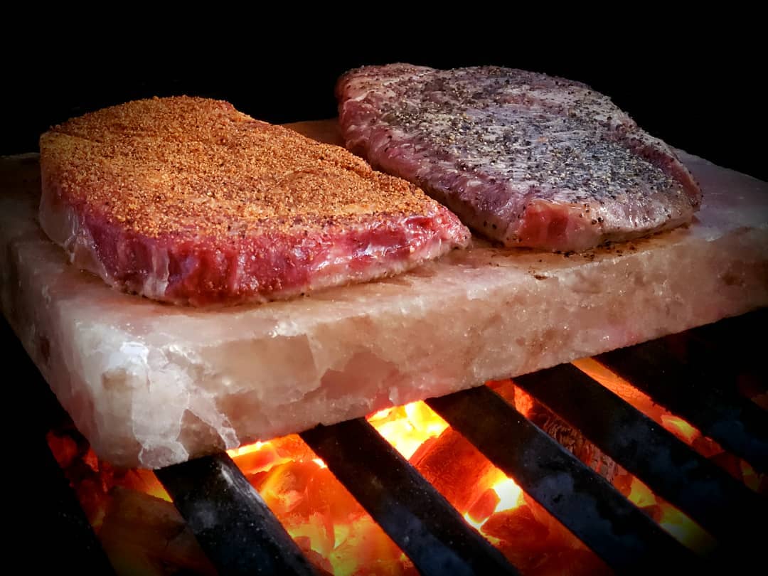 jameswilliam872's tweet photo. Wagyu Ribeye Steaks cooked on Charcoal Grill. Does the Himalayan salt block transfer salt flavor to the steaks? 
https://t.co/XO36fFhrvJ
👆👆👆
#saltblock #HealthyFood #steak #pinksaltwall
@FreedomEagle33 
@countrydaddyBBQ
@WWillson4 
@TonyPay95311096 https://t.co/t5ldeNoJyU