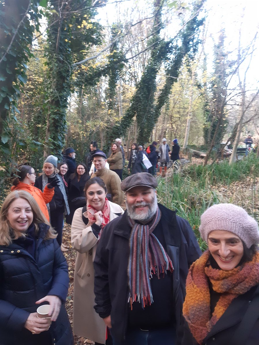 andrewsmithwest's tweet photo. Walking and talking: about 5x more fruitful, and 10x more enjoyable than a Teams meeting. Even when it's freezing cold. Another photo from our #SCUE Research Community's get-together at #CamleyStreet yesterday. @WildLondon @UniWestminster https://t.co/sMIEIdd60u
