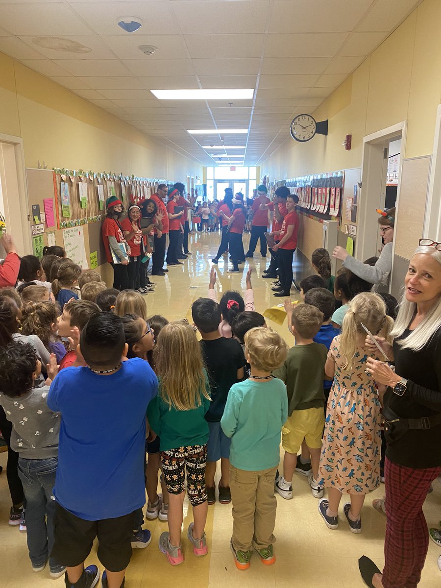 stindtheathernb's tweet photo. Thank you @ChoirCanyon for coming to Freiheit elementary! https://t.co/ulq4VjYqvu