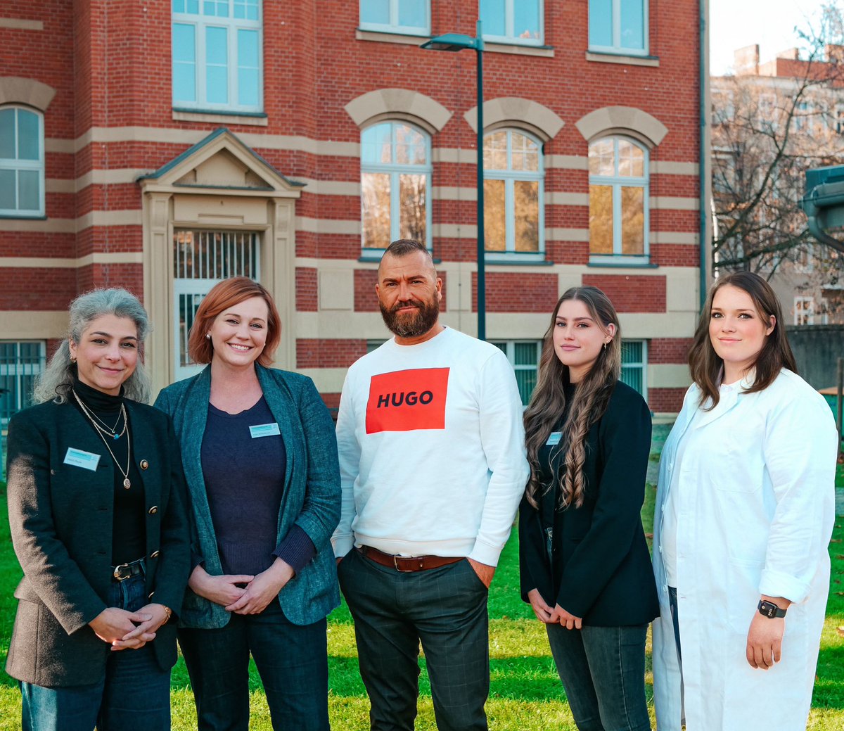 In unserem heutigen Post stellen wir euch unsere standortübergreifenden Kollegen aus dem Policum Fennpfuhl und Friedenau vor😊🤩
#Policum #Team #Berlin #Marketing #Unternehmensentwickler #Manegementteam #Ärzte #Personal #MVZ #gesundheit #selfcare #Verwaltung #fürsieda