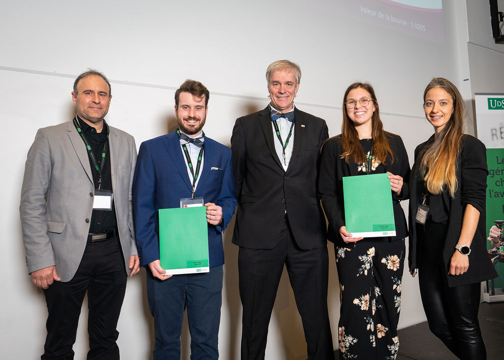 Récemment, EXP a récompensé les efforts de deux étudiants de la faculté de génie de l’<a href="/USherbrooke/">Université de Sherbrooke</a> dans le cadre du Gala du mérite étudiant en génie 2022. Nos collègues ont remis une bourse d’excellence EXP à Élizabeth Oligny et à Antoine Léger. Félicitations !