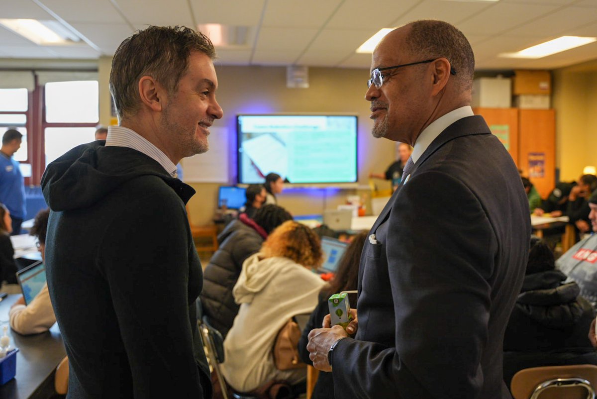 DOEChancellor's tweet image. Celebrating #CSEdWeek with @HSHM2004, @TheFundforPS, @GoldmanSachs, @GothamGives and other partners was really inspiring. Let's empower our students to learn cutting-edge computer skills and support their pathways to become the leaders of tomorrow!