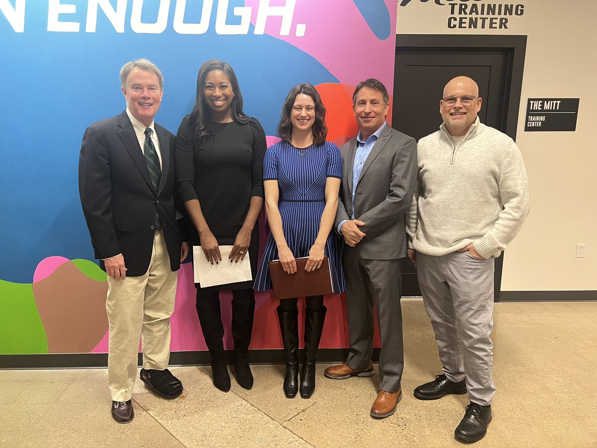 IndyEconDev's tweet photo. In the next few years, #Indianapolis expects continued redevelopment activity, including high-end hotels, apartments, transit-oriented development, and a new vision for the Circle Centre Mall. 

#FutureIndy #EconomicDevelopment #DevelopIndy @IndyDMD @IndyMayorJoe https://t.co/iYmlqsauRr