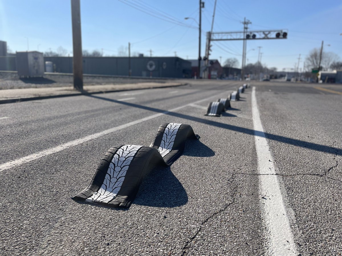 BikePedMemphis's tweet photo. 🚨REMINDER🚨
Have you seen the bike lane tire barriers on the #Hampline? Fill out the survey below to help us and let us know your thoughts!
https://t.co/lkkVdVg7Xo https://t.co/iKOmJ8i6oH