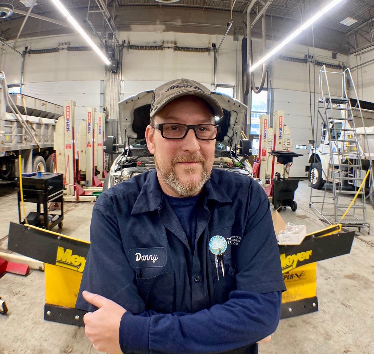 Casitrade_1's tweet photo. We don't have snow yet, but you better believe #AlexandriaVA crews have been prepping! Our professional Fleet team has been conducting maintenance on snow plows & salt spreaders to ensure we're ready and keep you moving. #publicworks #weready #unstoppableservice https://t.co/ig1ITuH3Qt