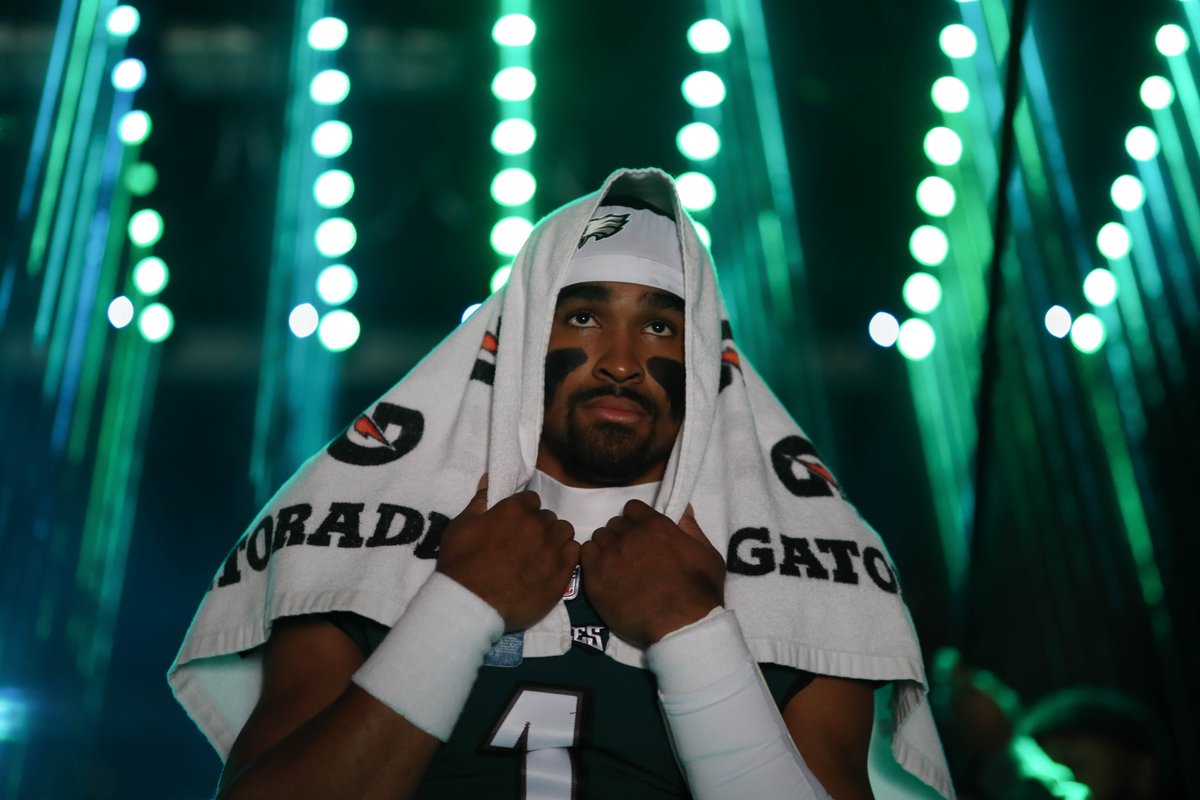Eagles's tweet photo. Answer the call

@JalenHurts | #ProBowlVote | #FlyEaglesFly https://t.co/hYFAOOy5YO