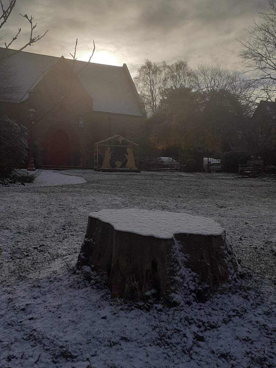 11.22am the sun trying hard but failing to brighten up the snow covered grounds of St Cuthberts Church #Colinton #ColintonVillage #Edinburgh #AuldReekie #historicalvillageinacity