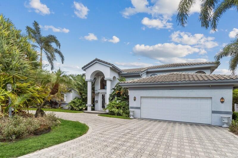 shanley_realtor's tweet photo. For Sale: 2320 NE 32nd Court, Lighthouse Point 33064. $2,775,000. Call Steve Hanley, 954.999.9000, for a showing. #LighthousePoint #LuxuryRealEstate #LighthousePointRealEstate #CompassFlorida (Courtesy of Douglas Elliman) Click for details: https://t.co/wjbvh8Osw5 https://t.co/MWfVLd2dCU