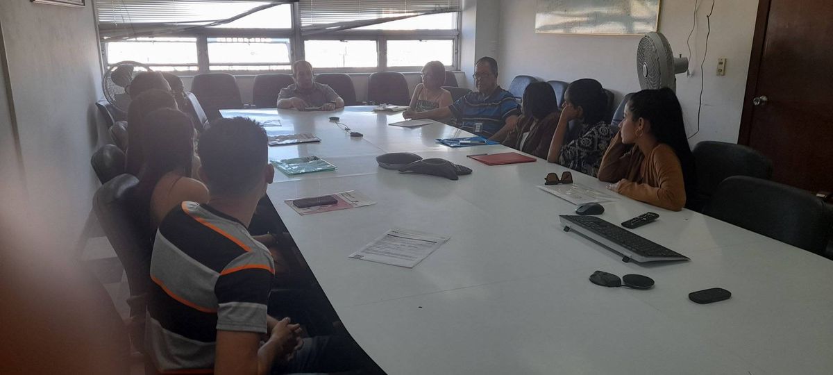 Cubapetroleo1's tweet photo. Se reúne Nestor Pérez Franco, Director General de CUPET, con 8 trabajadores que cursarán Maestría en la Universidad de Ufa, Federación de Rusia. Les trasmite  confianza y que se cuenta con ellos en el futuro de la organización.
#TrabajadoresProtagonistas
#PetrolerosPorCuba https://t.co/AHuI7MgmDS