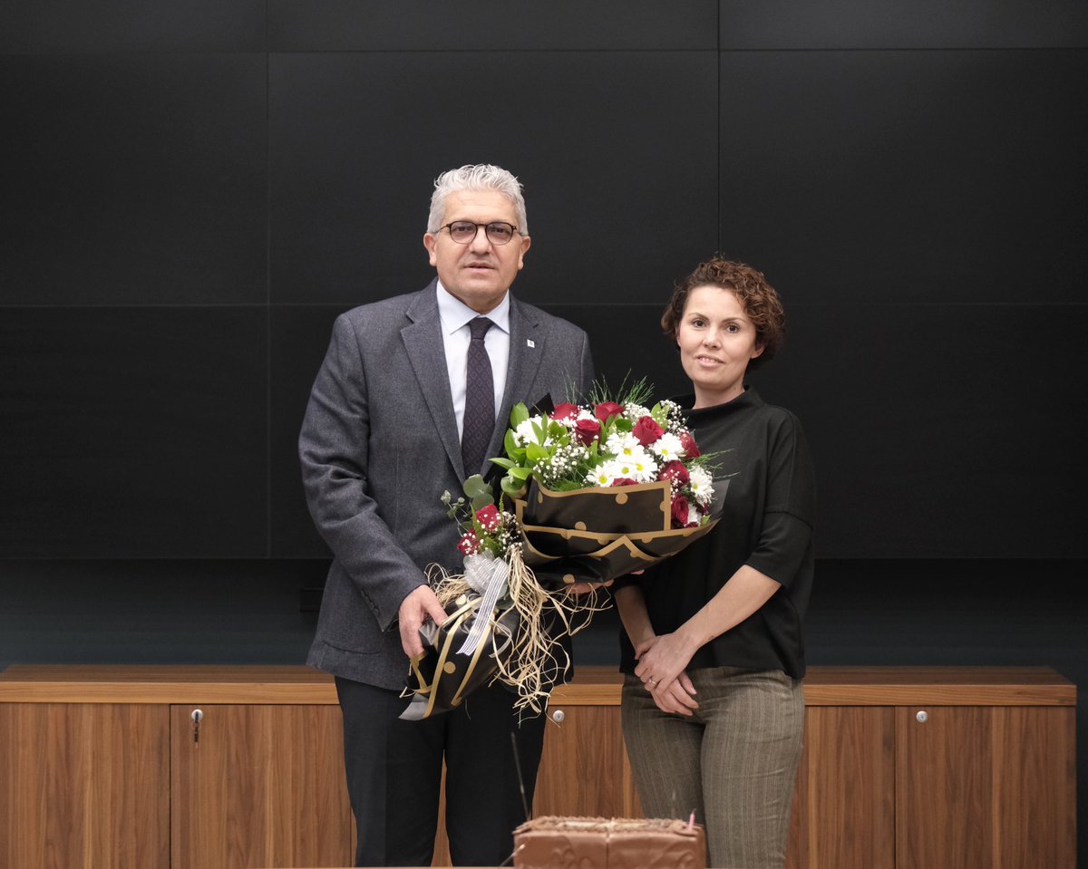 OsbEskisehir's tweet photo. Yönetim Kurulu Başkanımız Nadir Küpeli'ye bölge müdürlüğümüz personeli tarafından doğum günü sürprizi yapıldı. #eosb https://t.co/DtMAEwo5AR
